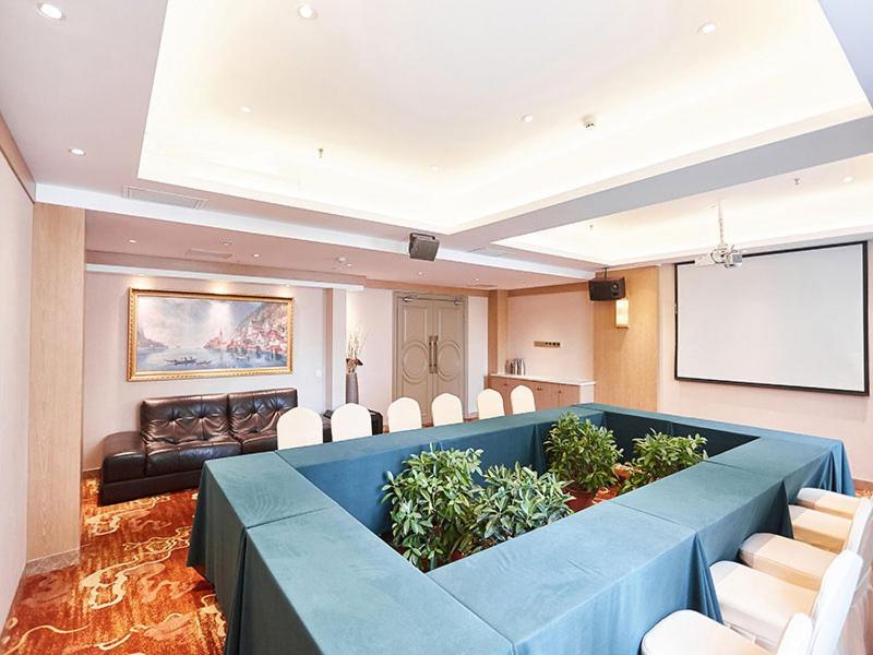 Vienna Hotel Nanyang People Road Екстериор снимка