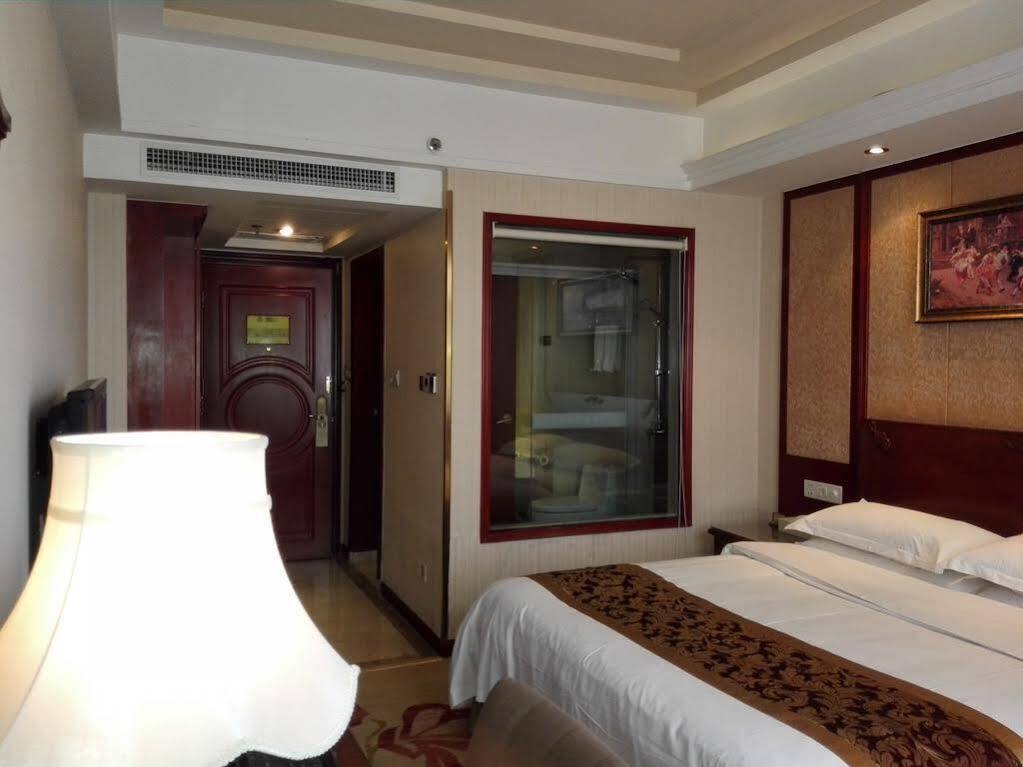 Vienna Hotel Nanyang People Road Екстериор снимка